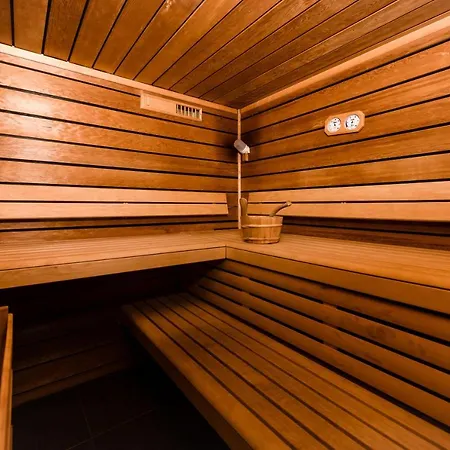 Le Petit Manoir Hotel