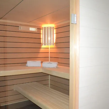 Ξενοδοχείο Le Petit Manoir 4*