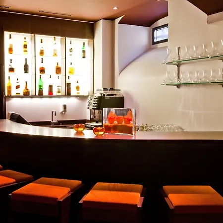 Le Petit Manoir Hotel