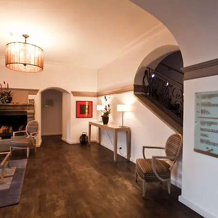 Le Petit Manoir Hotel