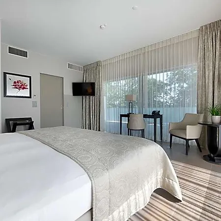 Le Petit Manoir Ξενοδοχείο 4*