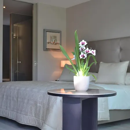 Hotel Le Petit Manoir 4*