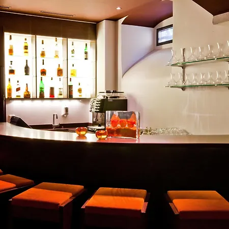 Le Petit Manoir Hotel