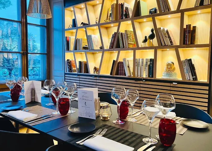 Le Petit Manoir Hotel