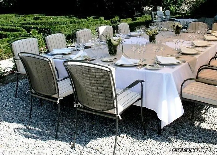 Hotel Le Petit Manoir 4*