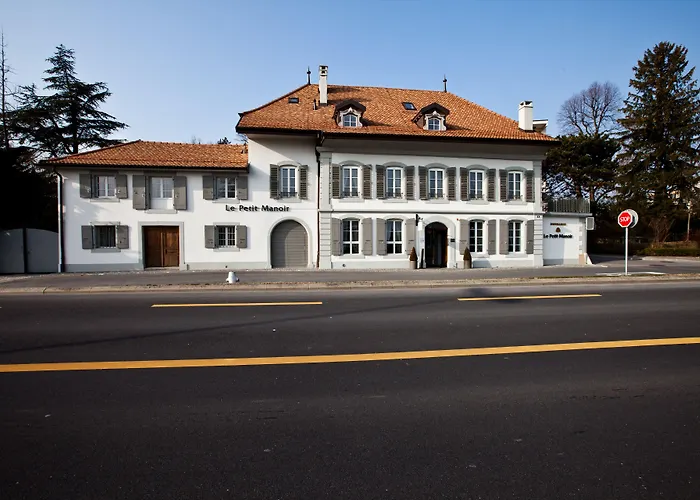 Hotel Le Petit Manoir 4*