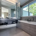 Hotel Le Petit Manoir