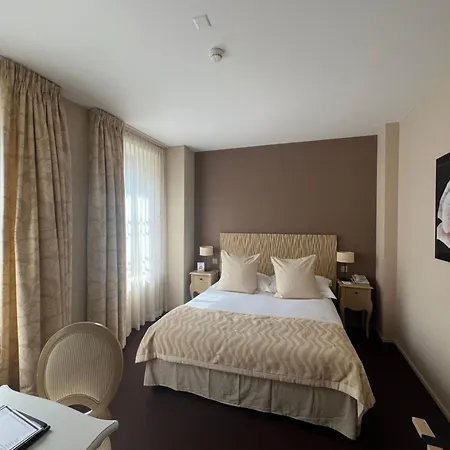 Hotel Le Petit Manoir 4*