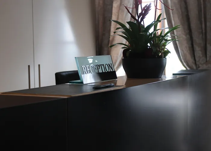 Le Petit Manoir Hotel